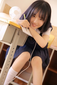 极品学生妹美女性感制服诱惑写真
