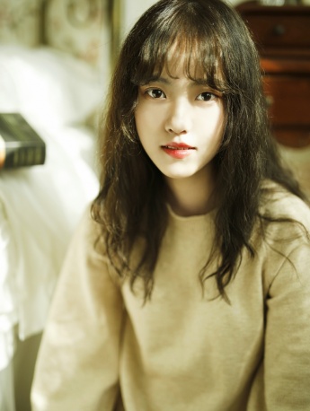 性感美女學生唯美意境寫真