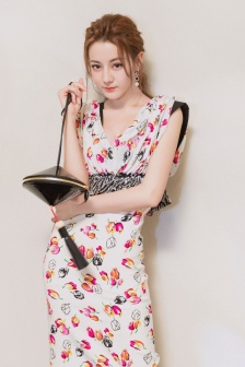 迪麗熱巴印花連衣裙寫真手機壁紙