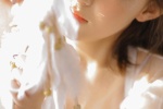 Photo pictures of charming and sexy beauties in white wedding dresses
