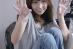 香肩吊帶美女嫵媚妖嬈寫真