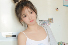 White and tender beauty in suspenders photo desktop wallpaper