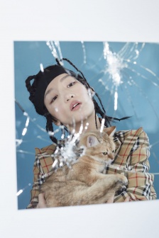 周冬雨创意碎屏手机壁纸