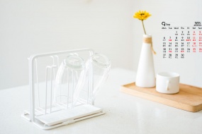 September 2021 simple still life desktop calendar wallpaper