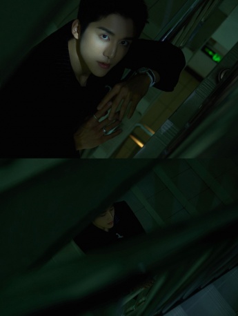 Zhang Xincheng's handsome photo at the 2021 Chinese Drama Ceremony