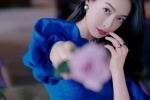 Song Qian's charming and sexy photo of off-shoulder dress