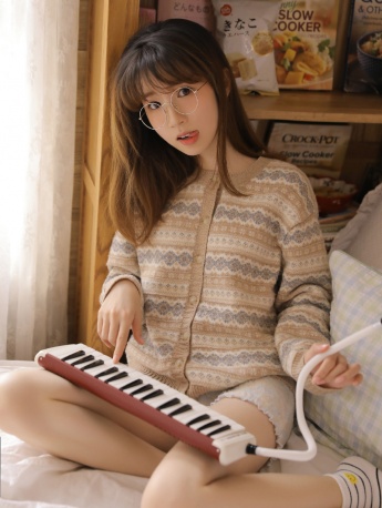文藝少女撩人長腿嫵媚妖嬈寫真