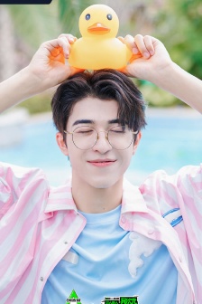 创造营2021尹浩宇图片写真