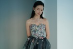 Dong Jie elegant and sexy photo in tube top petal dress