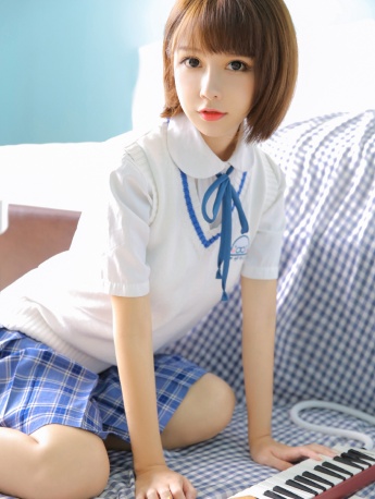 性感學生妹美女超短裙誘惑寫真