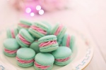 Delicious macarons pictures desktop wallpaper