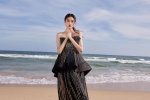 Guan Xiaotong sexy photo in black flowing dress