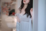 時尚靚妹蕾絲吊帶睡衣性感寫真