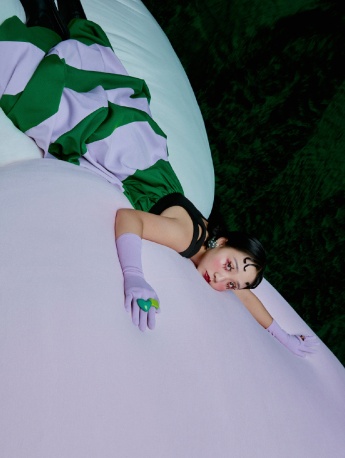 辣目洋子嘉人杂志写真图片