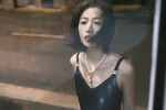 Zhou Yutong's elegant and sexy photo in black long dress