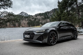 2020 Audi RS6 cool luxury car pictures and wallpapers
