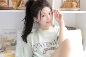 纯净美女写真高清电脑壁纸