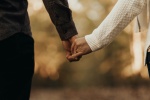 Couple holding hands picture material HD wallpaper