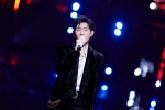 Wang Yuan handsome photo pictures in velvet suit