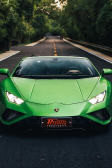 綠色蘭博基尼跑車手機壁紙