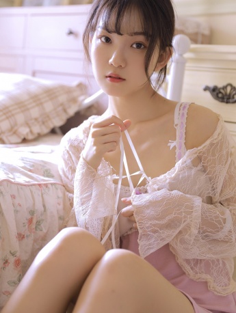 蕾丝包臀裙美女曼妙好身材写真