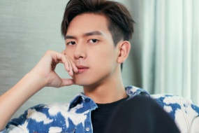 帥哥李現高清電腦壁紙