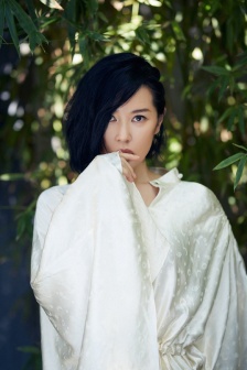 Female star Yu Nan mobile wallpaper pictures