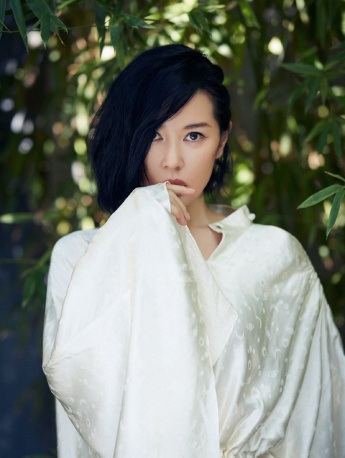 女明星余男手机壁纸图片