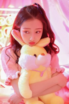 嘟嘴可愛美女粉紅誘惑藝術寫真照