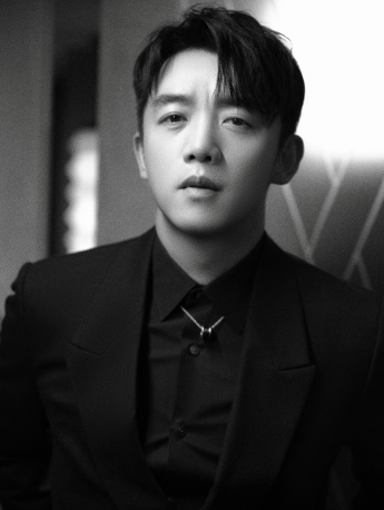 鄭愷2021鳳凰網時尚之選圖片