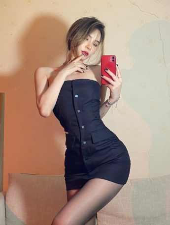 黑絲翹臀美女嫵媚誘惑性感寫真
