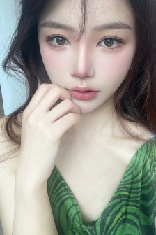 美妝部落客蓓蓓性感自拍照圖片