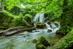 高清瀑布风景图片桌面壁纸