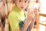 酪梨女孩休閒背帶褲性感迷人寫真