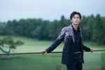 Zhang Zhehan handsome photo in black suit with dark pattern and diamonds