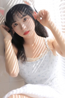 Cute and playful soft girl photo pictures