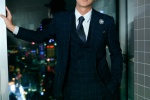 Han Geng elegant and handsome photo in British style suit