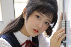 台湾校服美女写真桌面壁纸