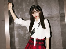 齐刘海气质性感写真