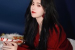 Ju Jingyi Christmas themed photo