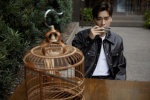 Li Yifeng's lazy and handsome photo in black leather jacket