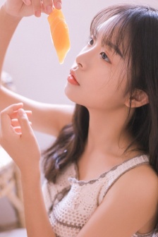 日系美女學生妹養眼迷人寫真