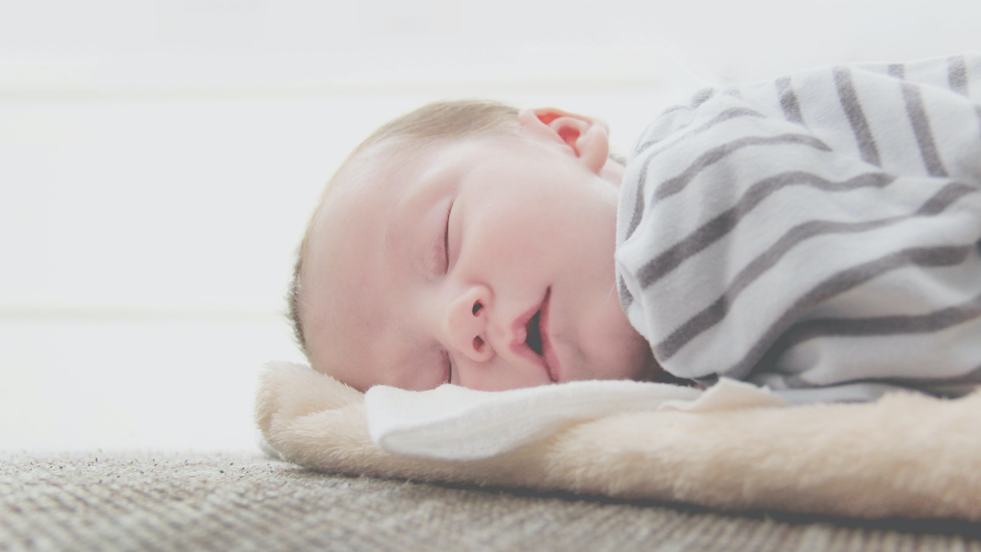熟睡的宝宝婴儿素材图片壁纸