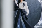 Yang Mi fashion magazine behind-the-scenes photos and photos
