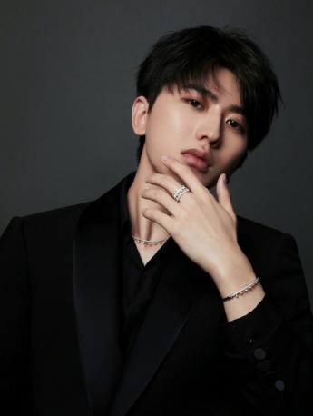 Cai Xukun elegant and handsome pictures and photos