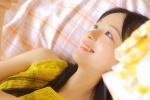 肌肤白嫩的美女写真图片桌面壁纸
