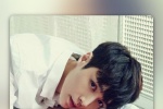 Handsome star Zhang Yixing mobile wallpaper