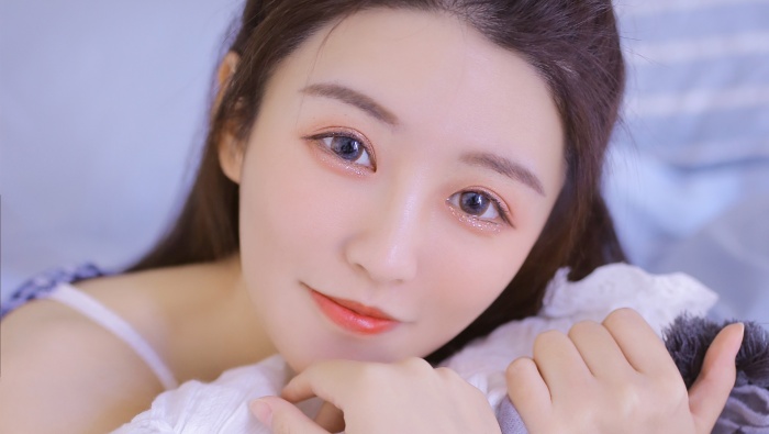 氧氣美女性感寫真桌麵壁紙