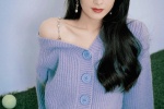 Zhao Liying charming and sexy photo in off-shoulder sweater