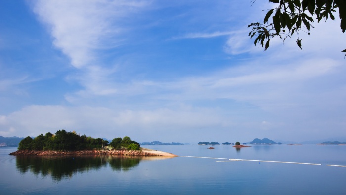 Zhejiang Thousand Island Lake Tourism Pictures Desktop Wallpaper